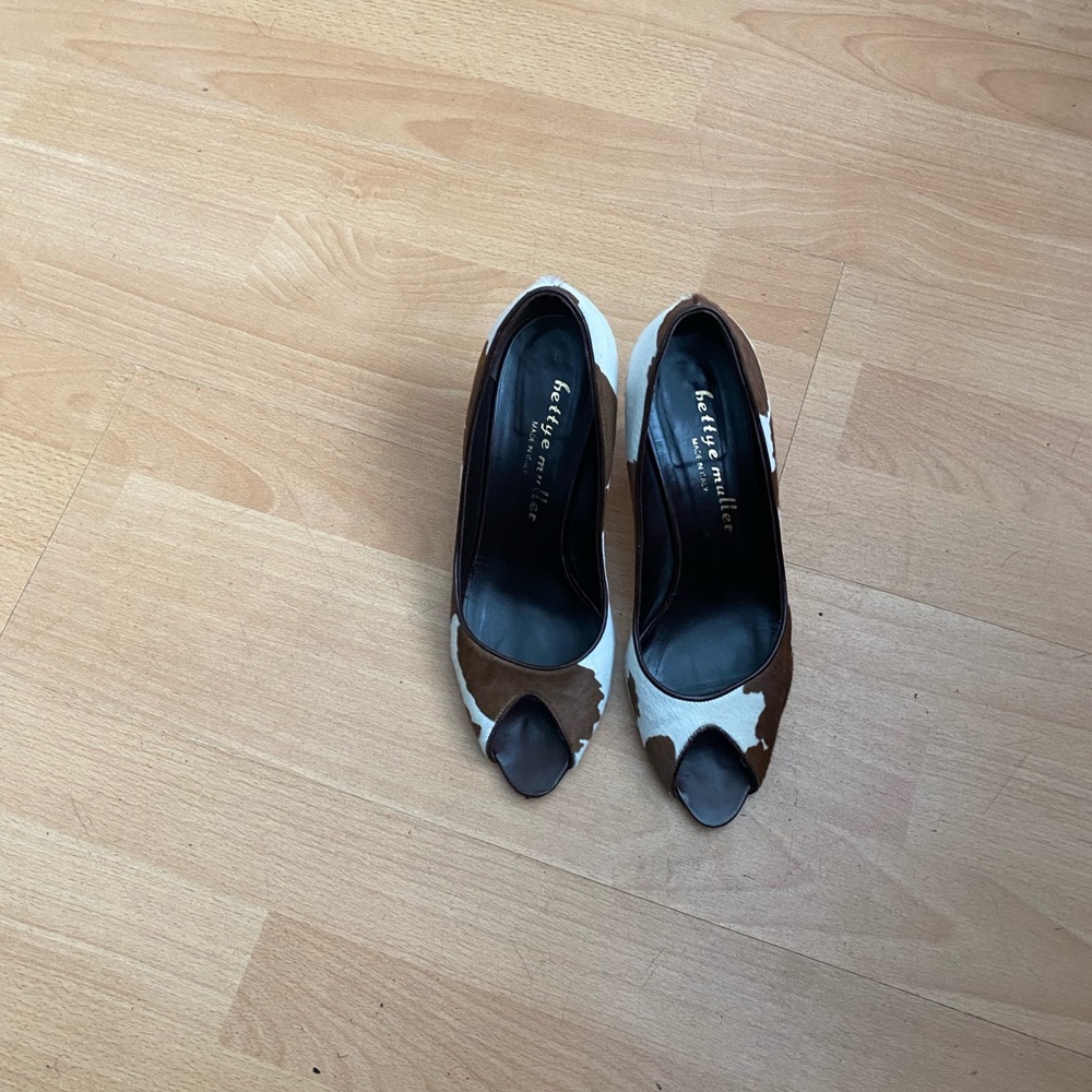 Kelsi Dagger Women's Brown and White Peep Toe Shoes